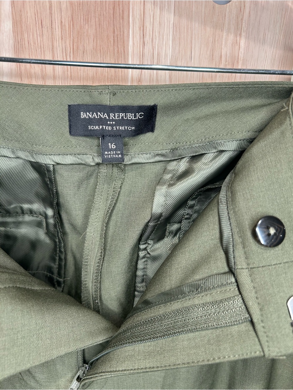 Banana Republic women’s Olive Dress Pants - 16 - Picture 3 of 5